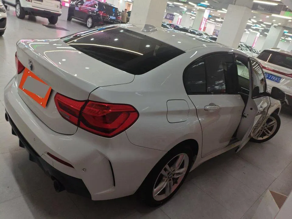 BMW 1 Series 2022 120i 1.5T M Sports Obsidian Night Edition Automatic Gear 4