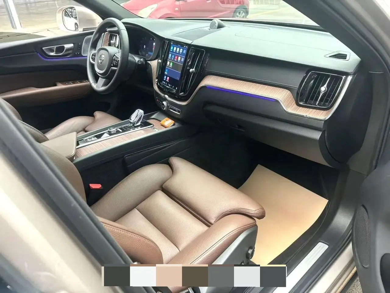 Volvo 2024 XC60 48V 2.0T B5 4-wheel-drive Zhiyi Deluxe Edition Automatic Gear 3