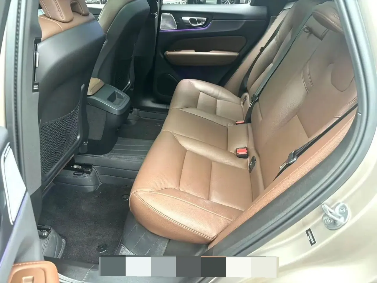 Volvo 2024 XC60 48V 2.0T B5 4-wheel-drive Zhiyi Deluxe Edition Automatic Gear 4