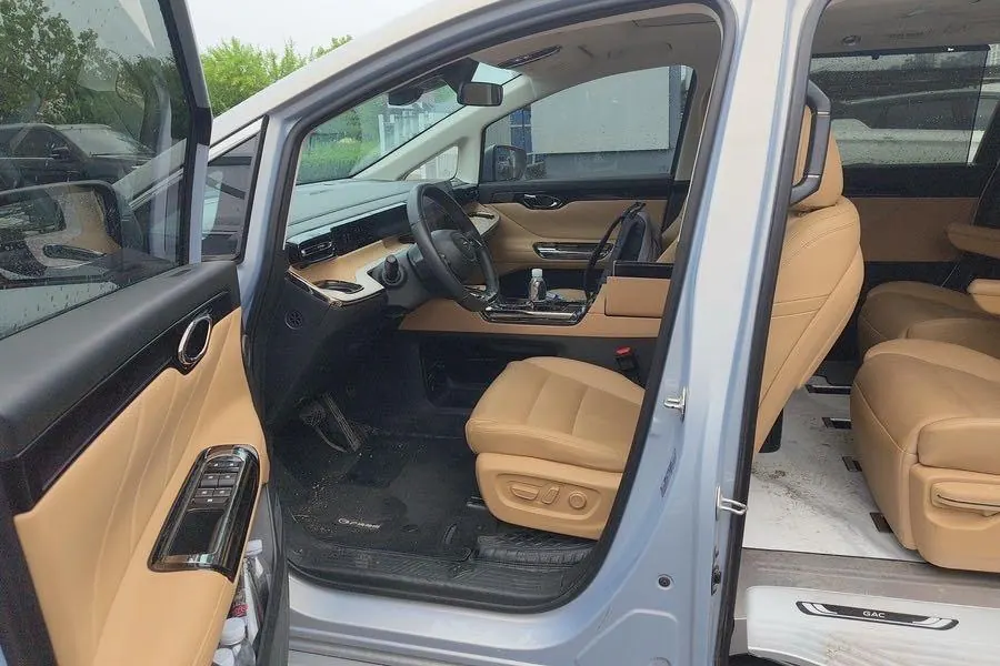 GAC Trumpchi 2024 E8 2.0 150km MAX Automatic Transmission 4