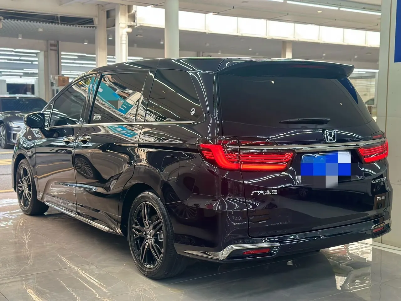 Honda 2024 Odyssey Hybrid 2.0 Stepless Sharp and Glory Edition Automatic Gear 3