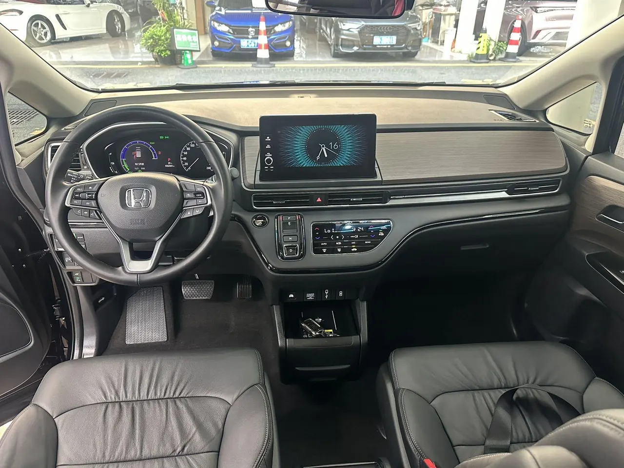 Honda 2024 Odyssey Hybrid 2.0 Stepless Sharp and Glory Edition Automatic Gear 5