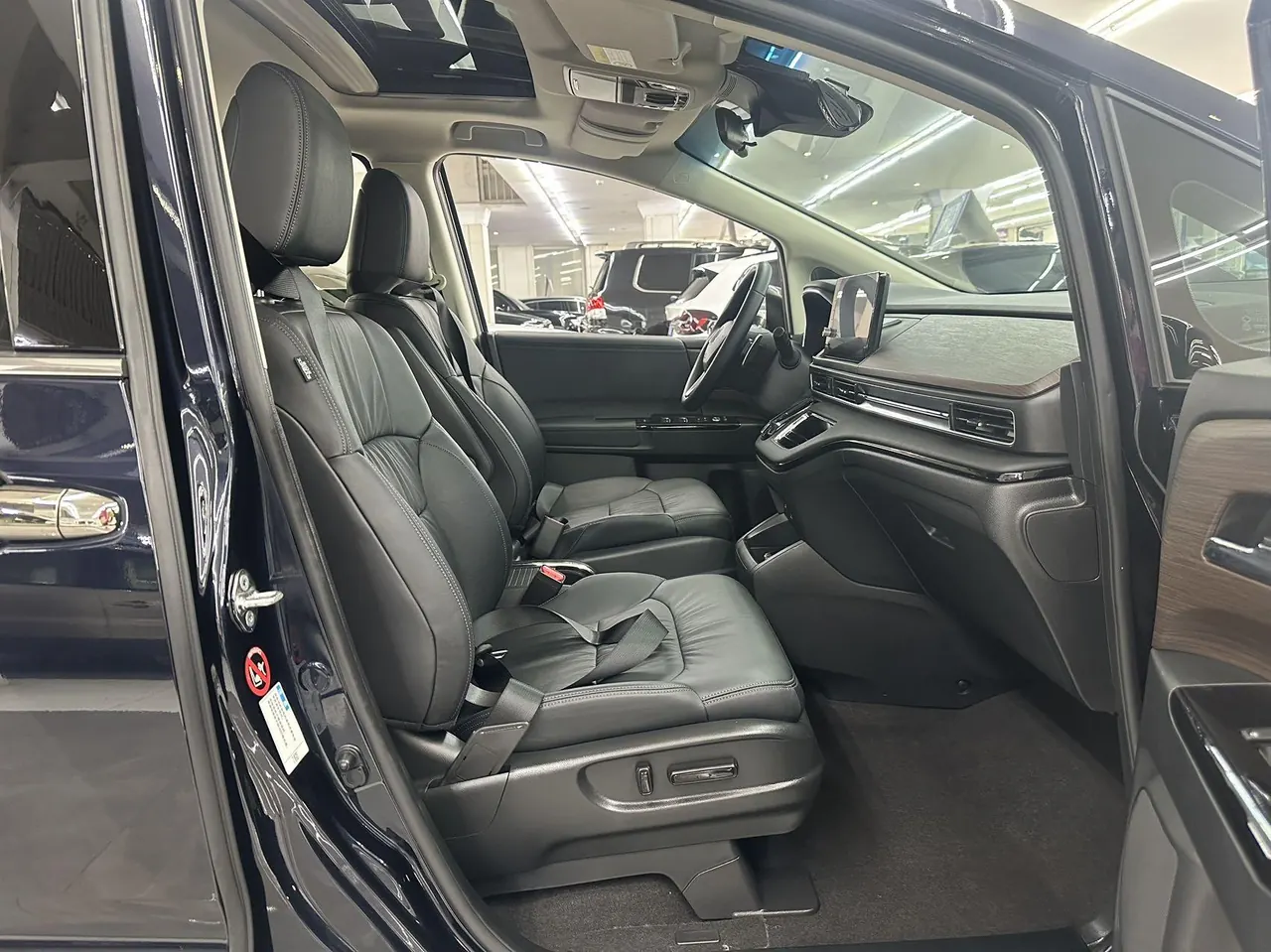 Honda 2024 Odyssey Hybrid 2.0 Stepless Sharp and Glory Edition Automatic Gear 7