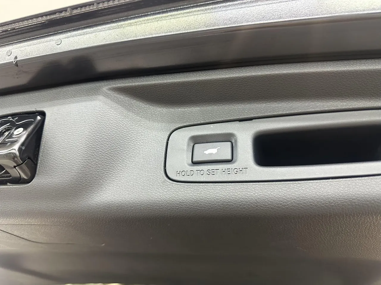 Honda 2024 Odyssey Hybrid 2.0 Stepless Sharp and Glory Edition Automatic Gear 9