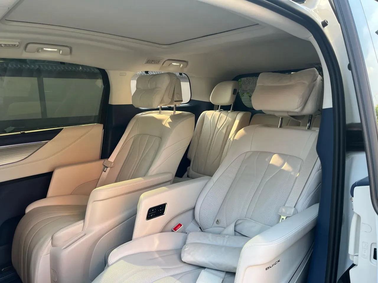 Buick 2024 GL8 Lu Zun PHEV 1.5T Luxury Edition 7-seat Automatic Gear 3