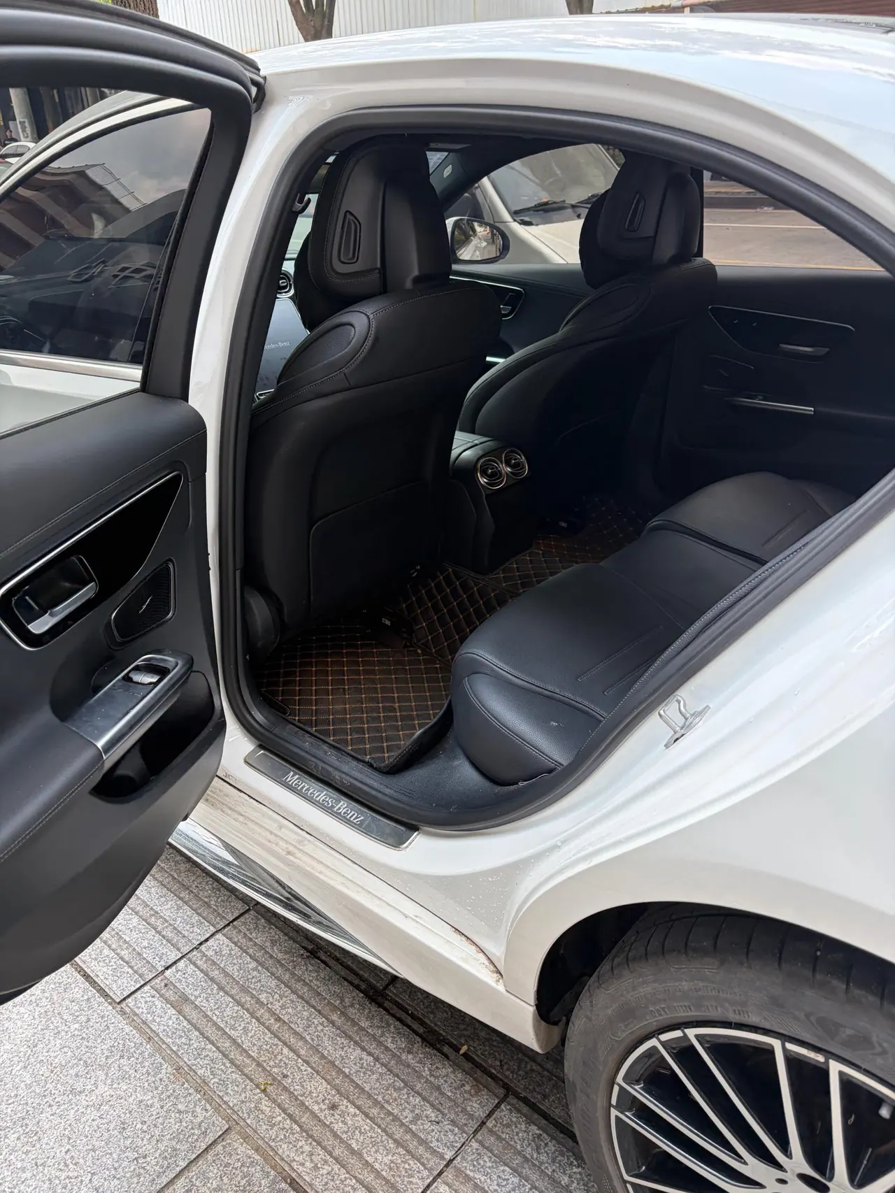Mercedes Benz Class C 2024 C 260 L 48V 1.5T (Change 3) Automatic 3
