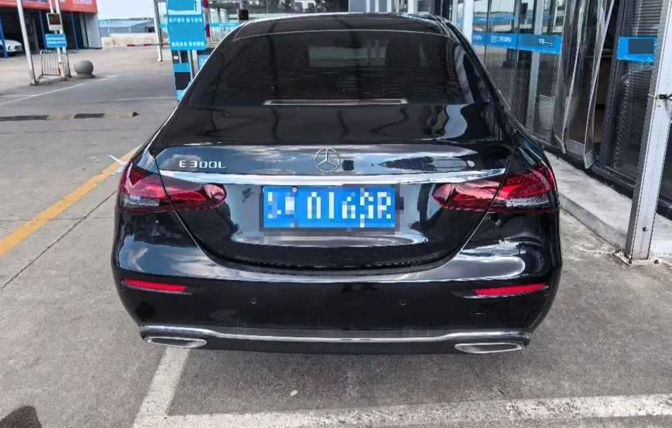 Mercedes Benz E Class 2022 E 300 L 2.0T Luxury (Change 2) Automatic Gear 4