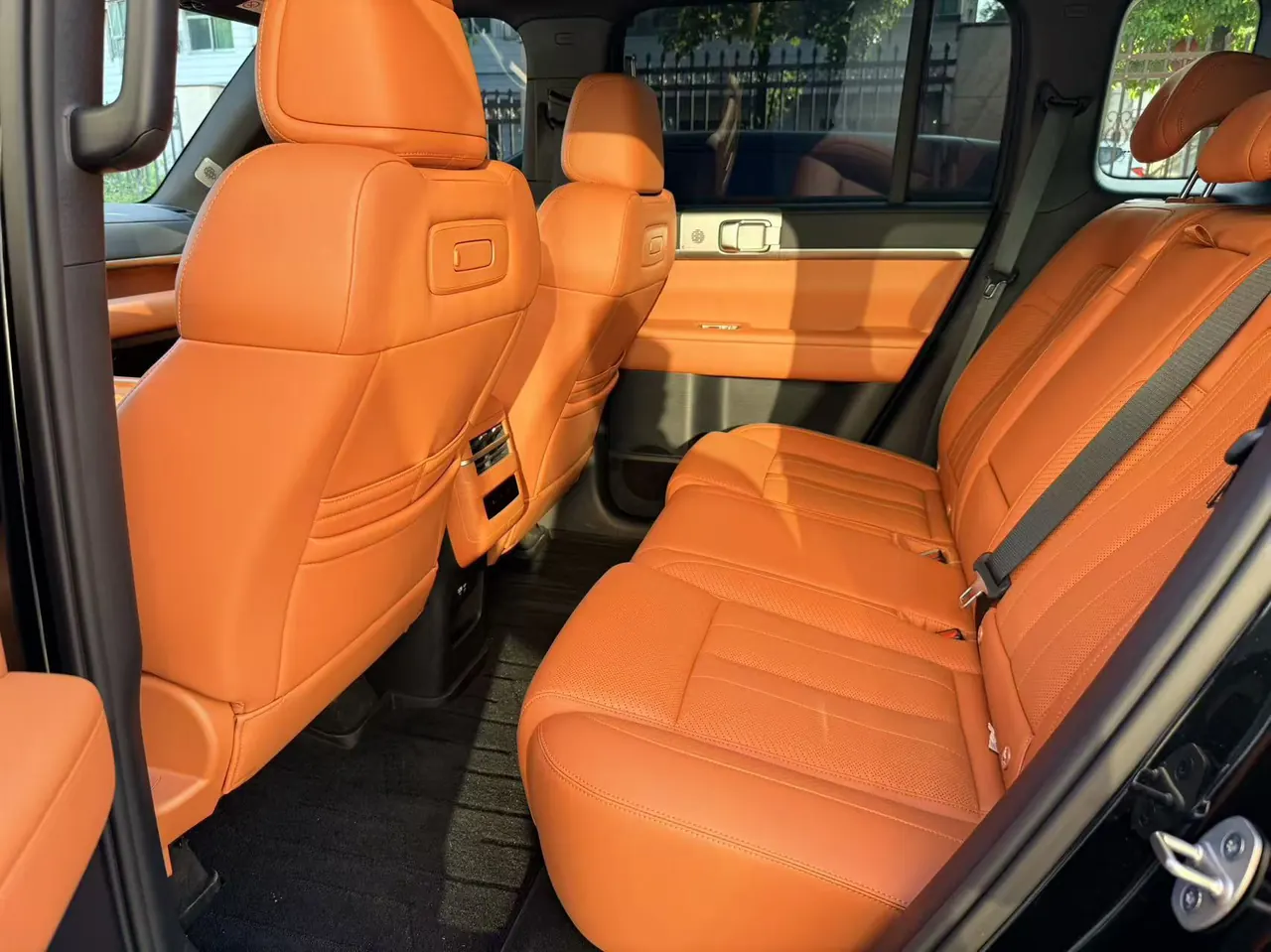 FangChengBao 2025 titanium 7 1.5T stepless 190KM four-wheel drive Ultra version of automatic gear 4