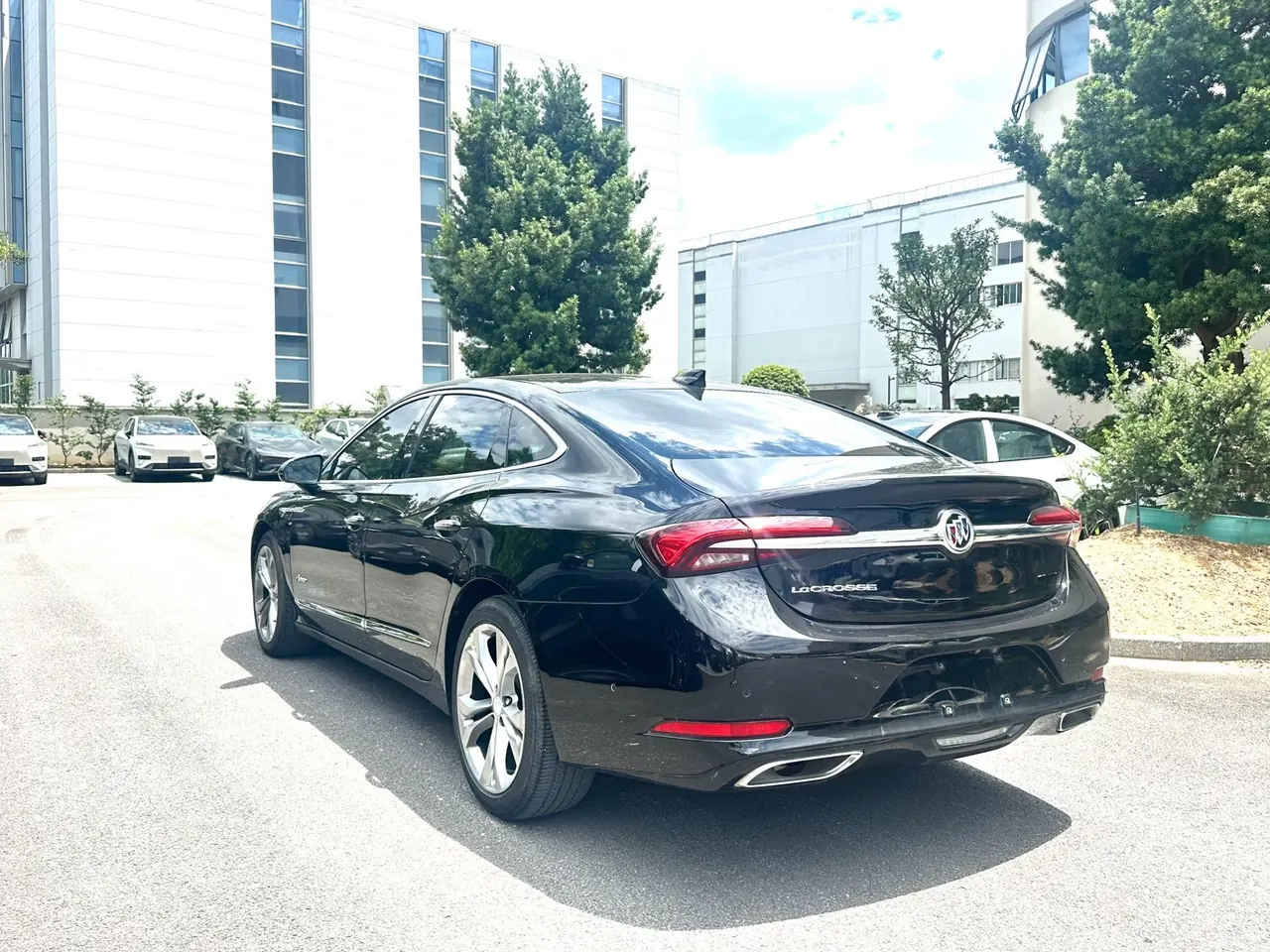 Buick 2022 LaCrosse 2.0T Avenir Premium Automatic 8