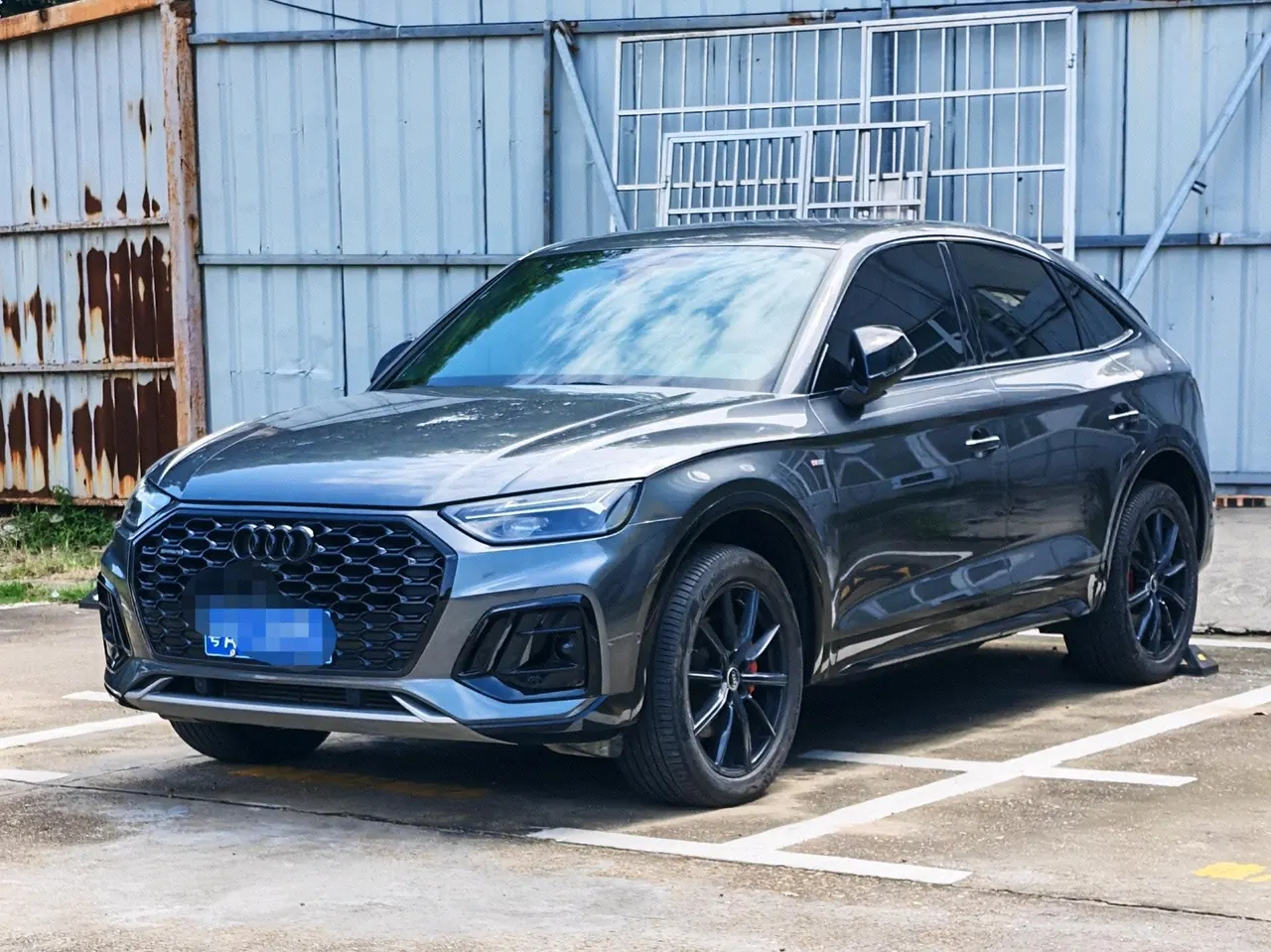 Open image lightbox: Audi 2024 Q5L Sportback 2.0TFSI 40TFSI luxury automatic