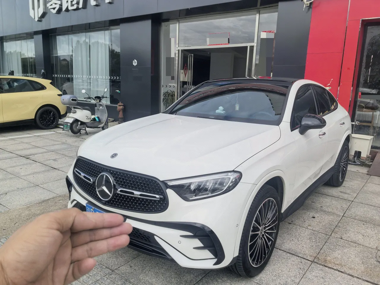 打开图片灯箱:Mercedes Benz GLC (Imported) 2024 GLC 300 Coupe 4MATIC 2.0T Automatic