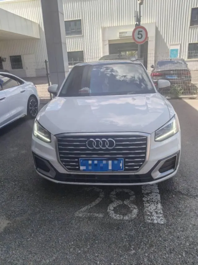 Audi 2021 Q2L 1.4TFSI 35TFSI Fashion Elegant Automatic 2