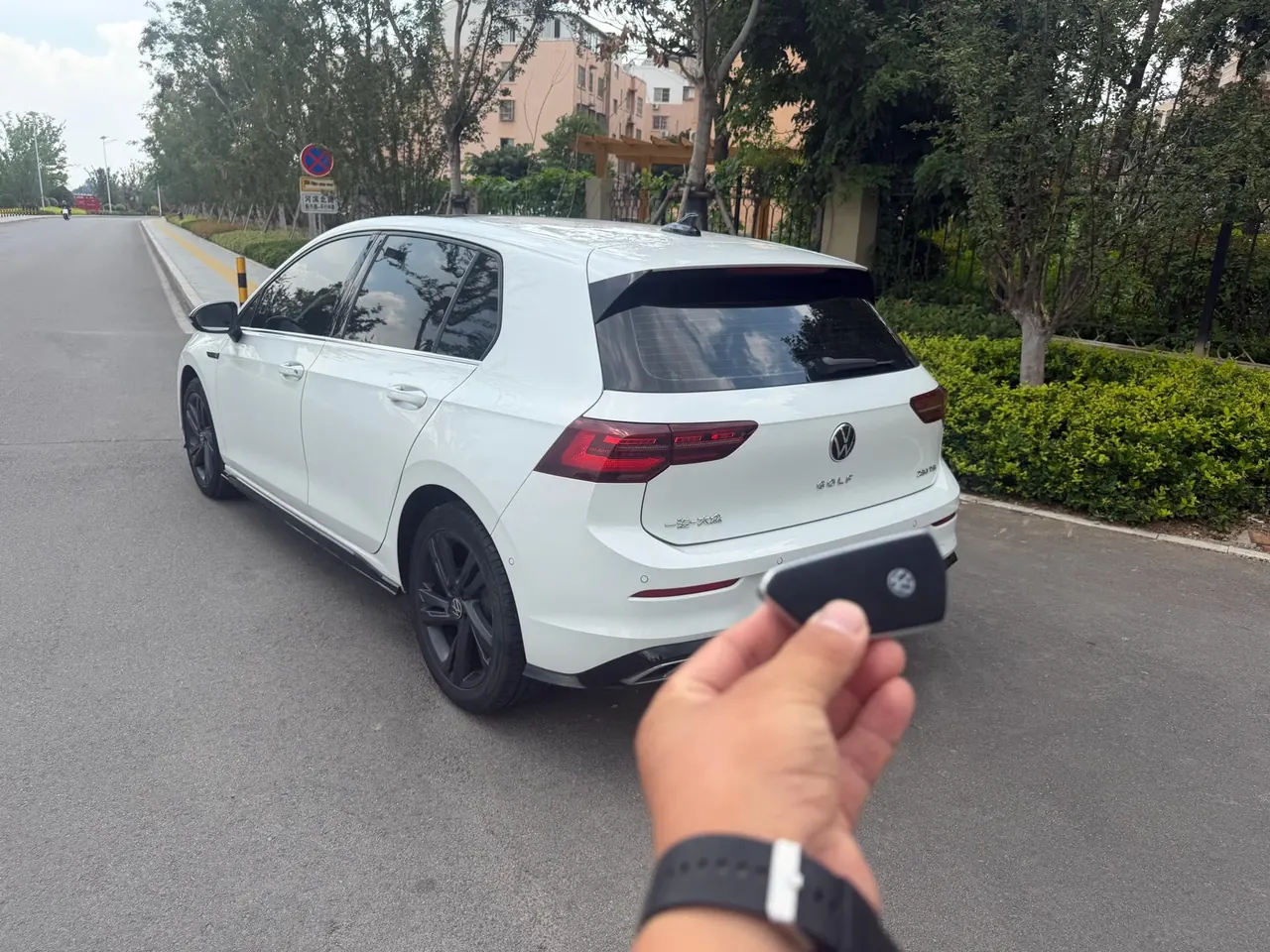 Volkswagen 2023 Golf 8 R-Line 1.4TSI 280TSI Lite Automatic 4