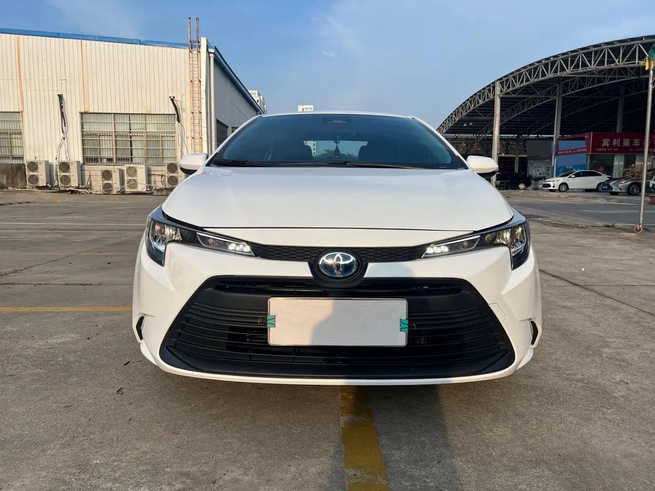 Toyota 2023 Lei Ling Shuangqing 1.8 Stepless Intelligent Electric Hybrid Leading Edition Automatic Gear 2