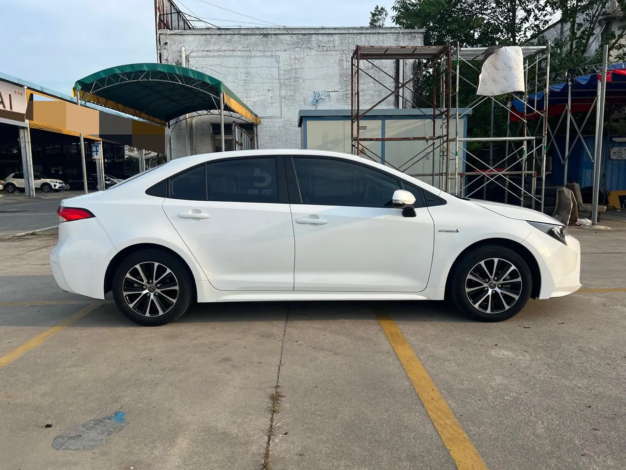 Toyota 2023 Lei Ling Shuangqing 1.8 Stepless Intelligent Electric Hybrid Leading Edition Automatic Gear 3