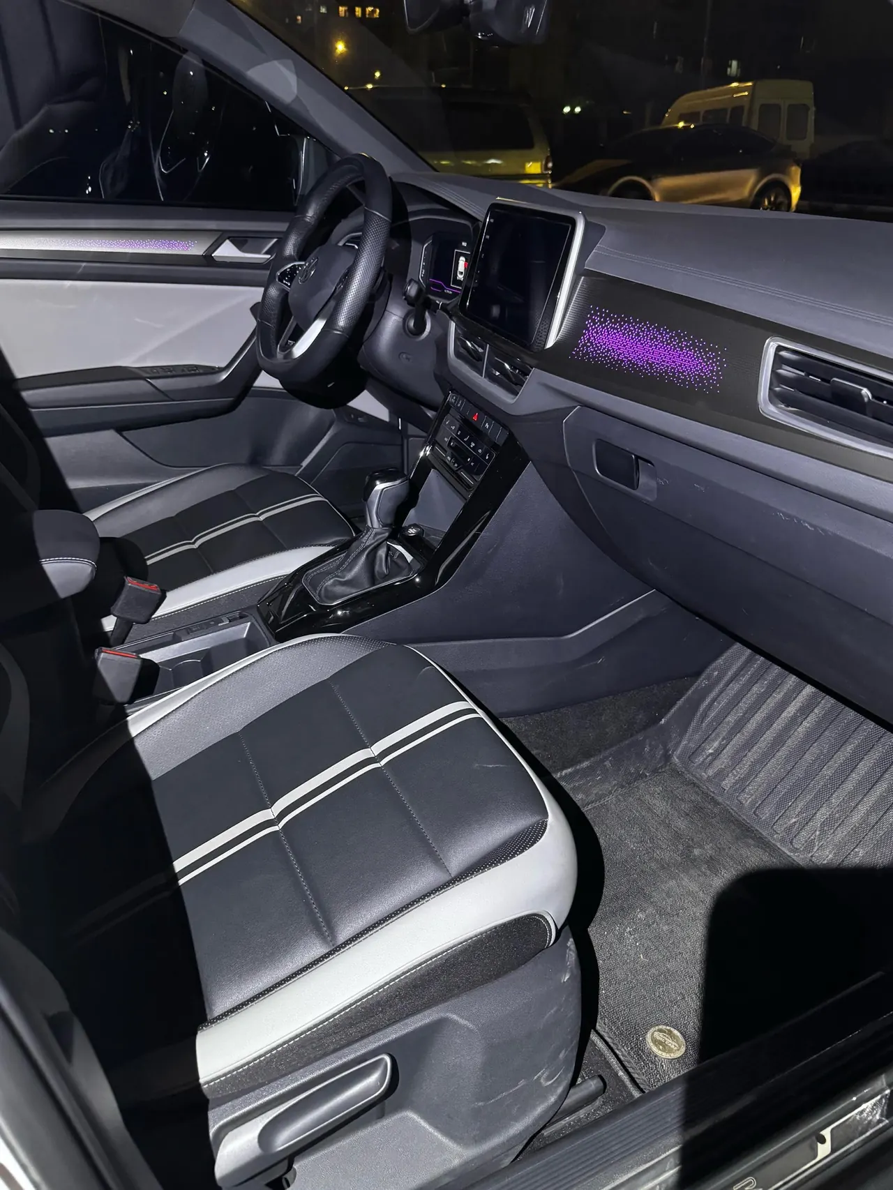 Volkswagen 2023 Tange 1.5TSI 300TSI Two-Drive Chen Guang Edition Automatic Gear 4