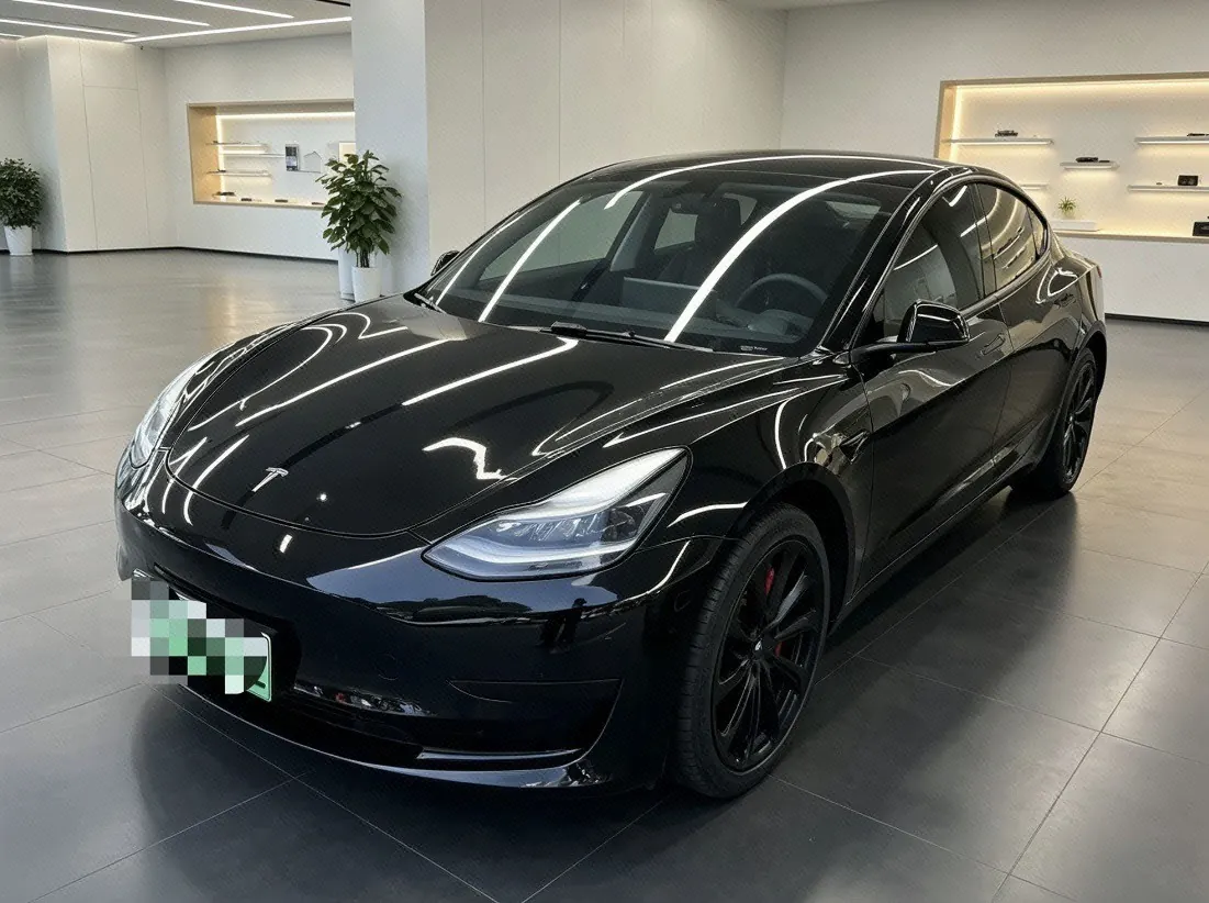 Open image lightbox: Tesla 2022 Model 3 rear-wheel drive version of automatic transmission