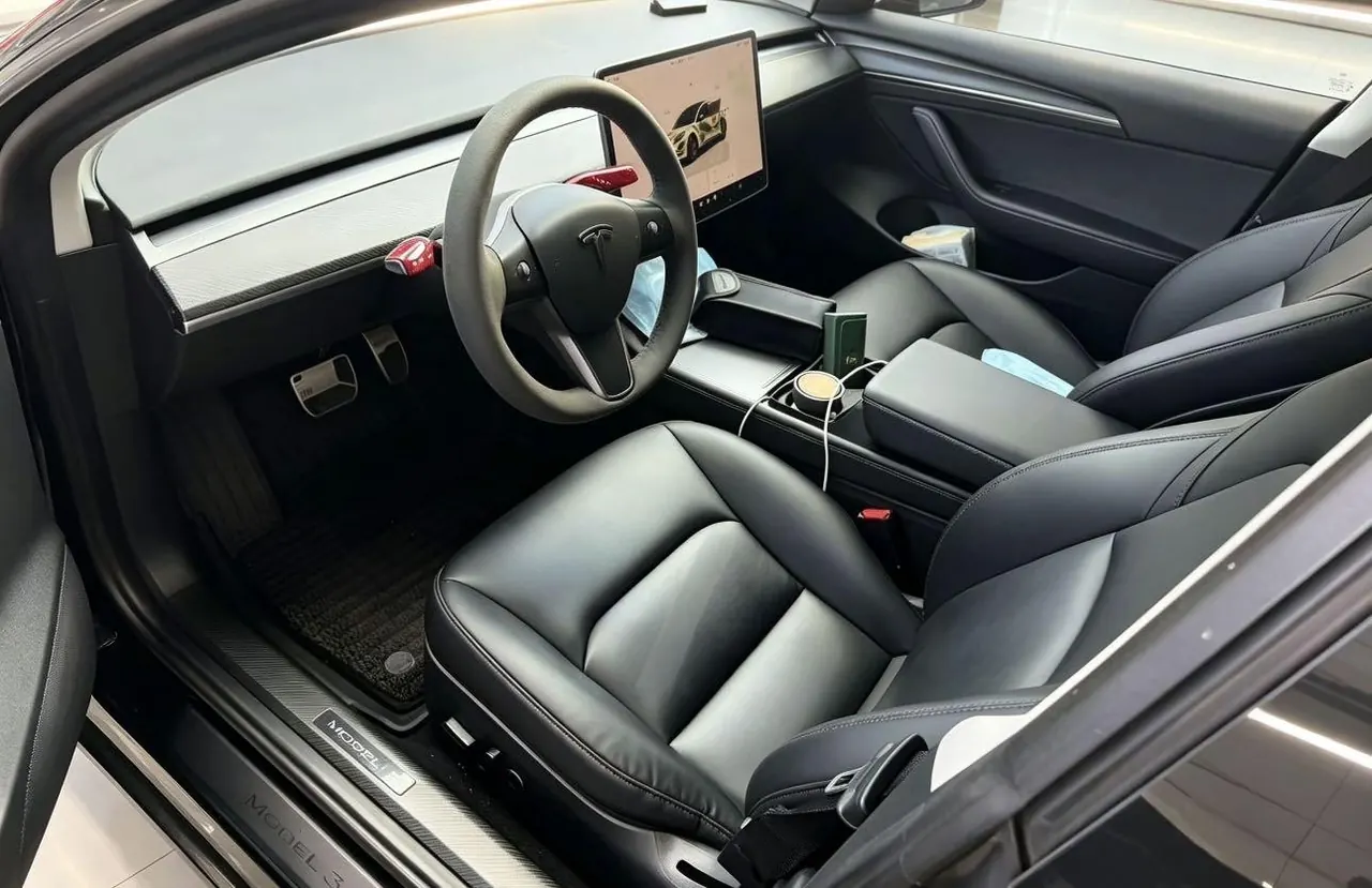 Tesla 2022 Model 3 rear-wheel drive version of automatic transmission 2