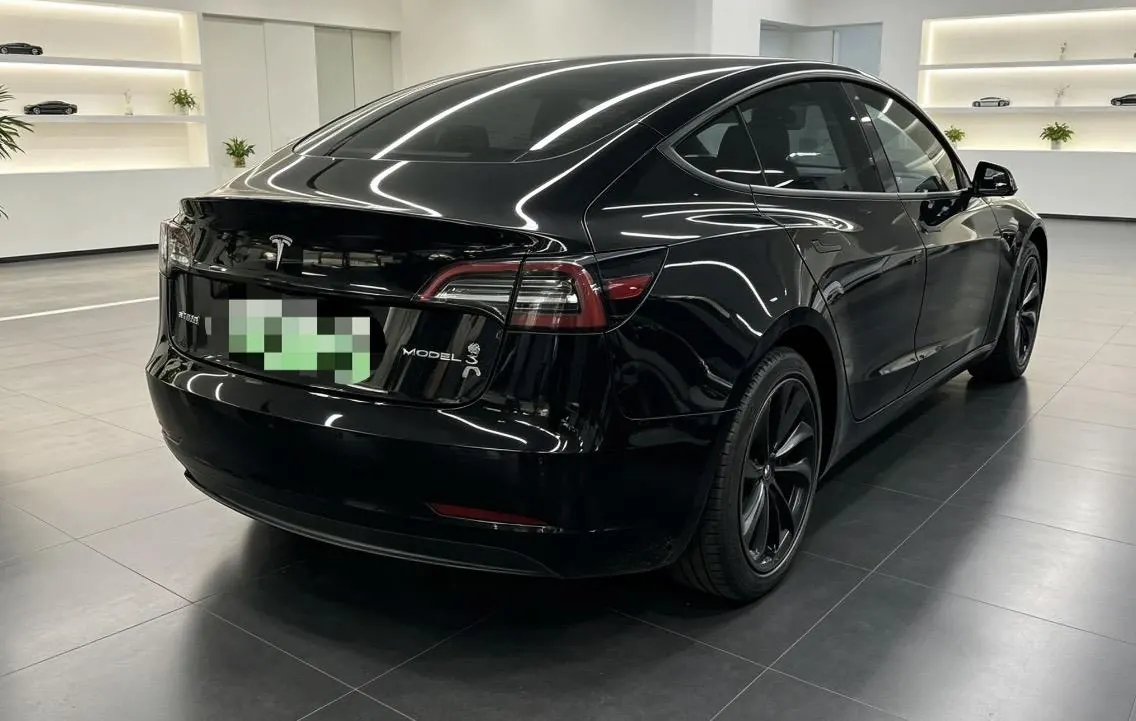 Tesla 2022 Model 3 rear-wheel drive version of automatic transmission 4