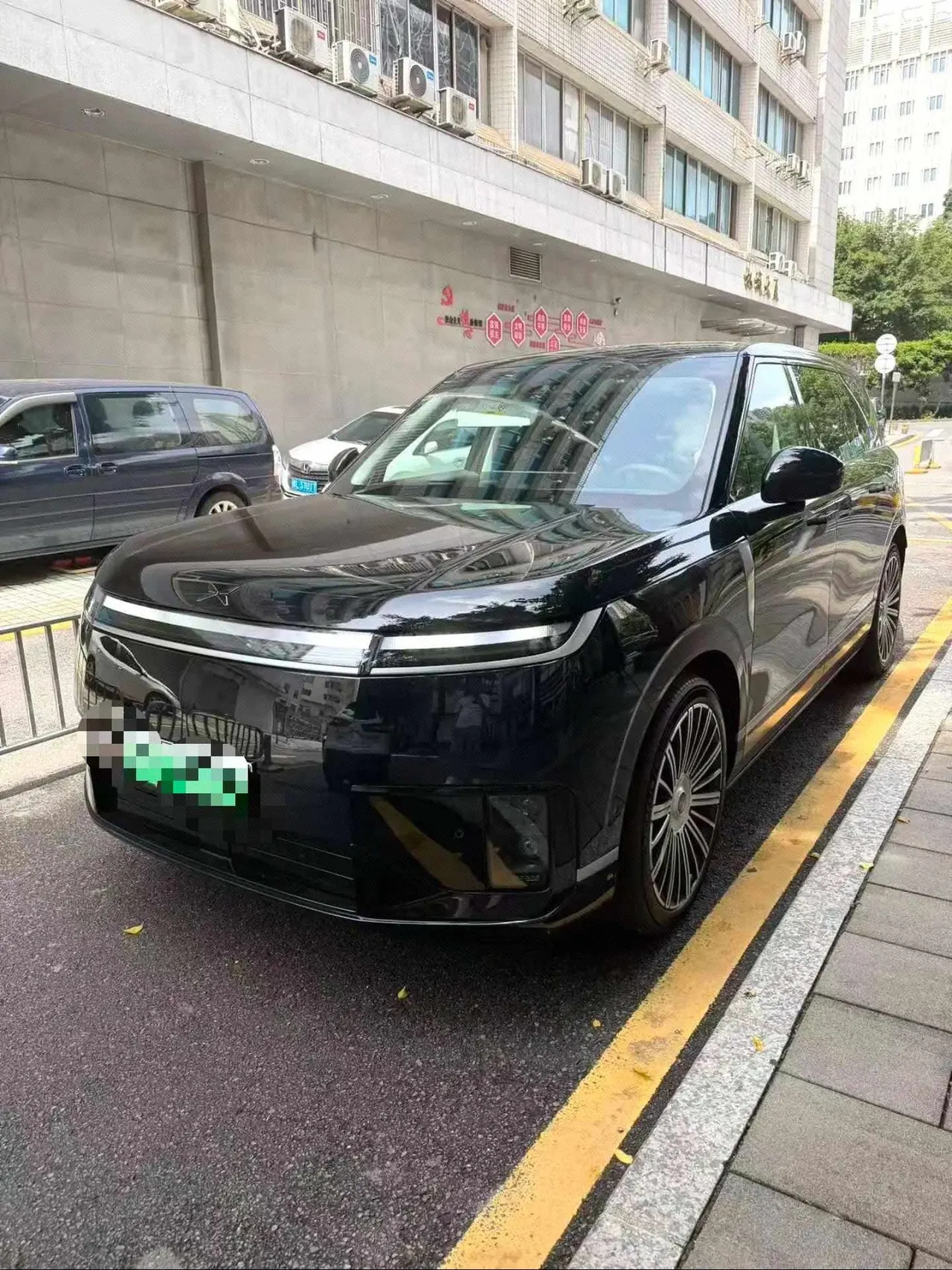 打开图片灯箱:Xpeng 2026 GX 1585 Four-Wheel-Drive Ultra Flagship Model Automatic Transmission