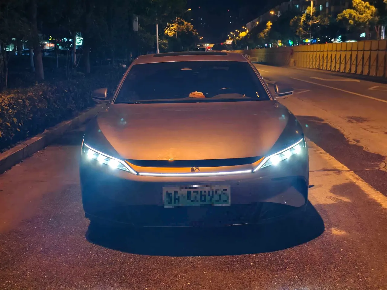 BYD 2023 Han EV 605KM Champion Edition Precursor Honorable Automatic Gear 2