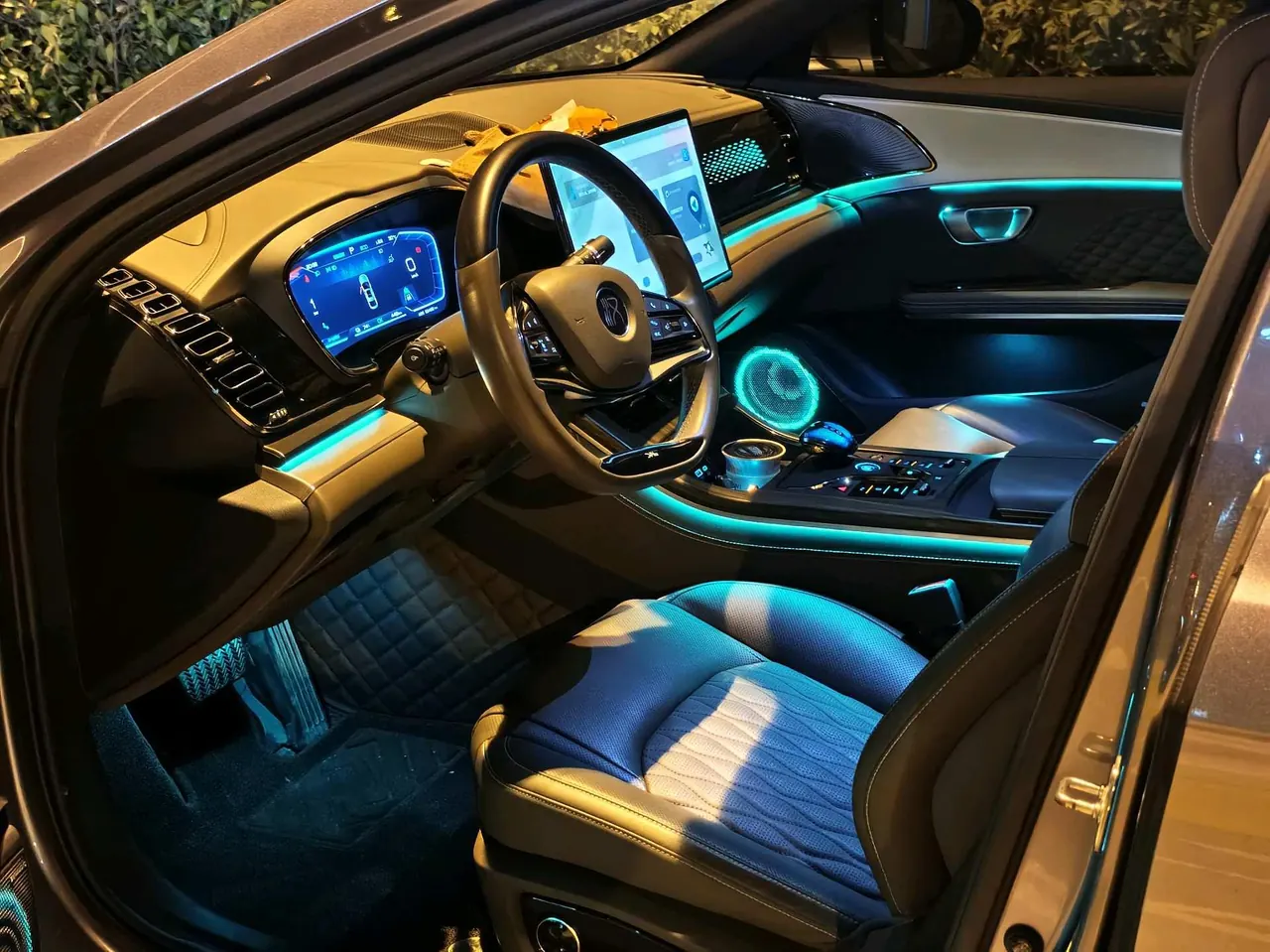 BYD 2023 Han EV 605KM Champion Edition Precursor Honorable Automatic Gear 4