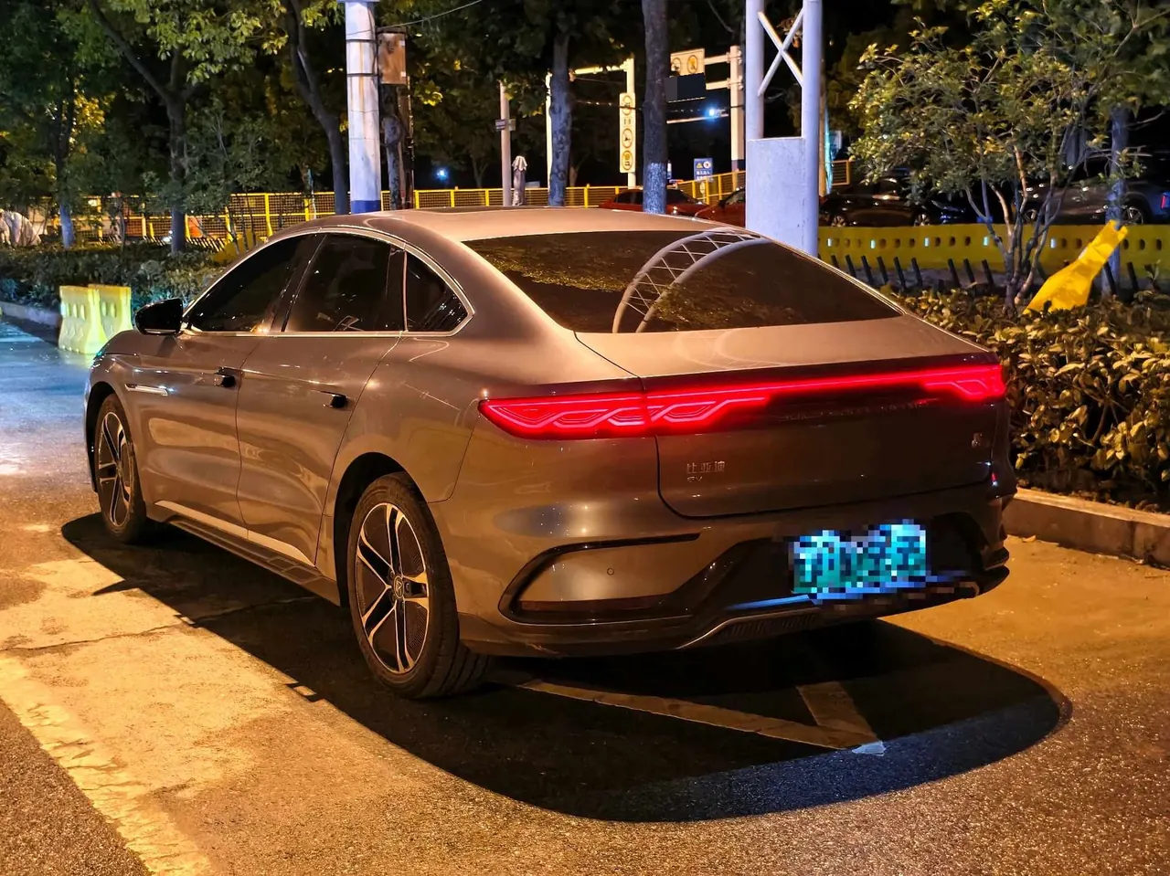 BYD 2023 Han EV 605KM Champion Edition Precursor Honorable Automatic Gear 7