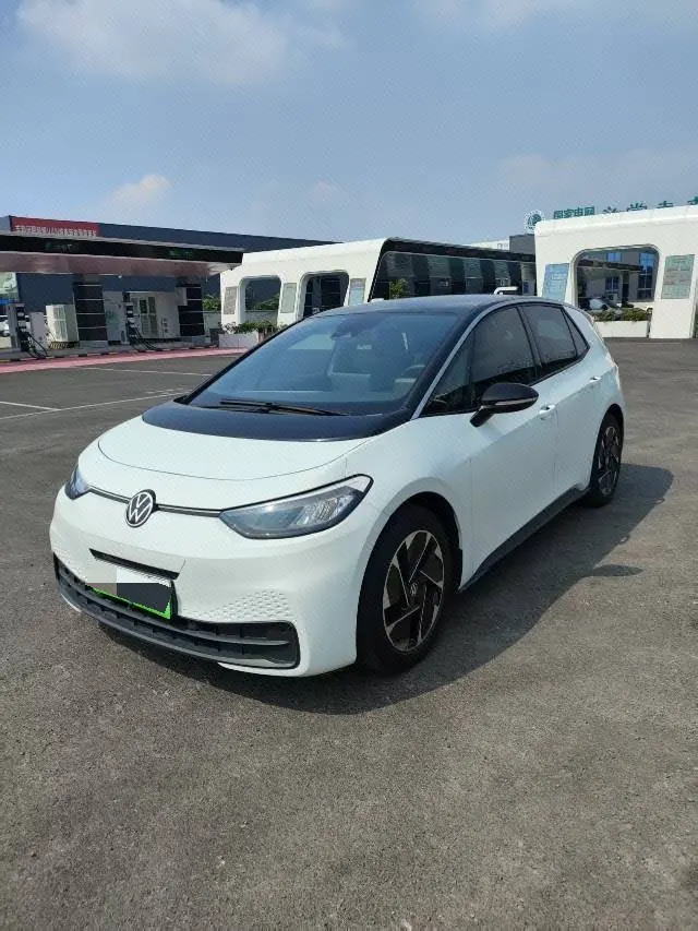 Open image lightbox: Volkswagen 2025 ID. 3 smart superior version of automatic gear