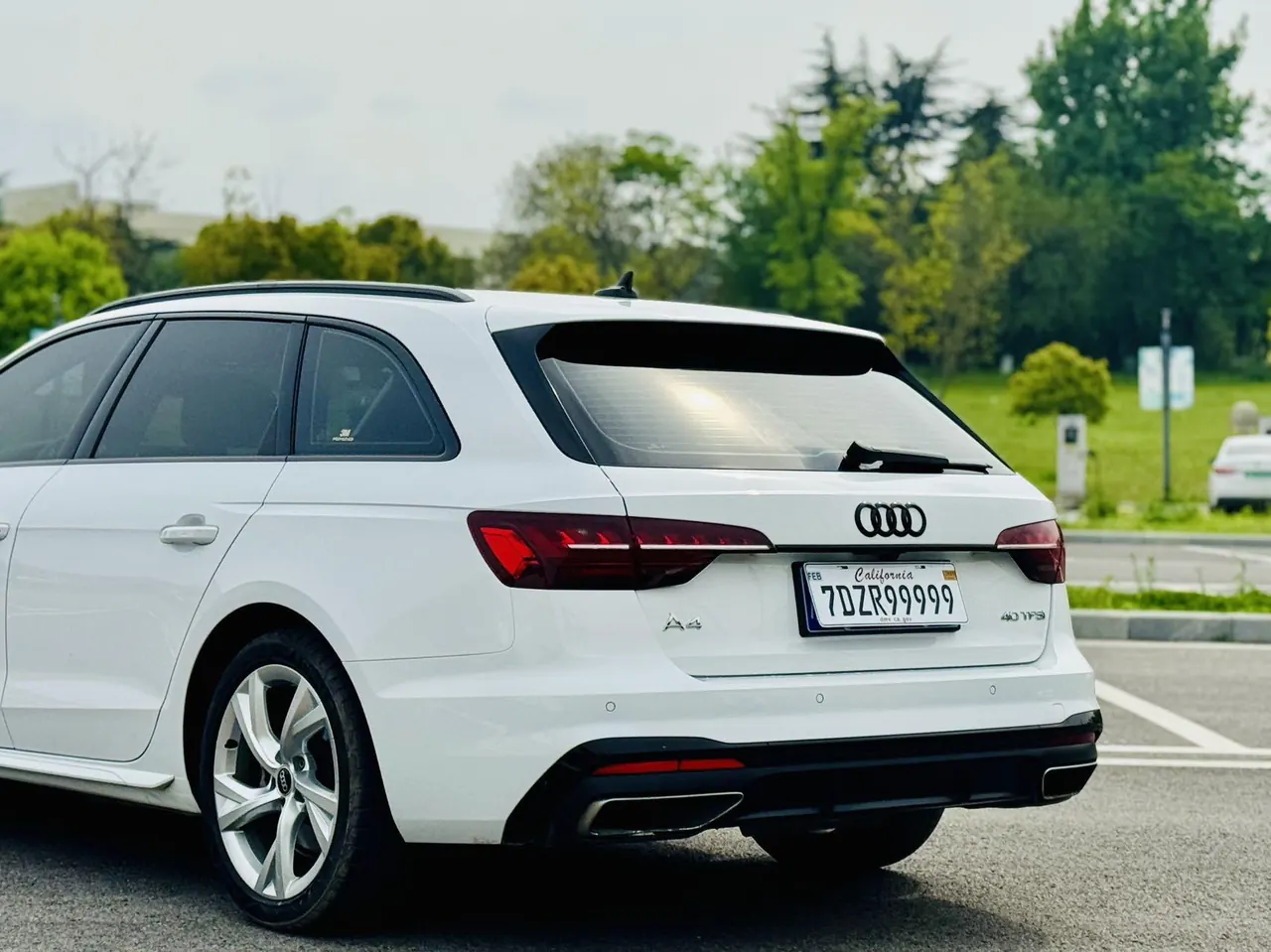 Audi A4 (Imported) 2022 A4 Avant 2.0TFSI 40TFSI Fashion Dynamic Automatic Gear 6