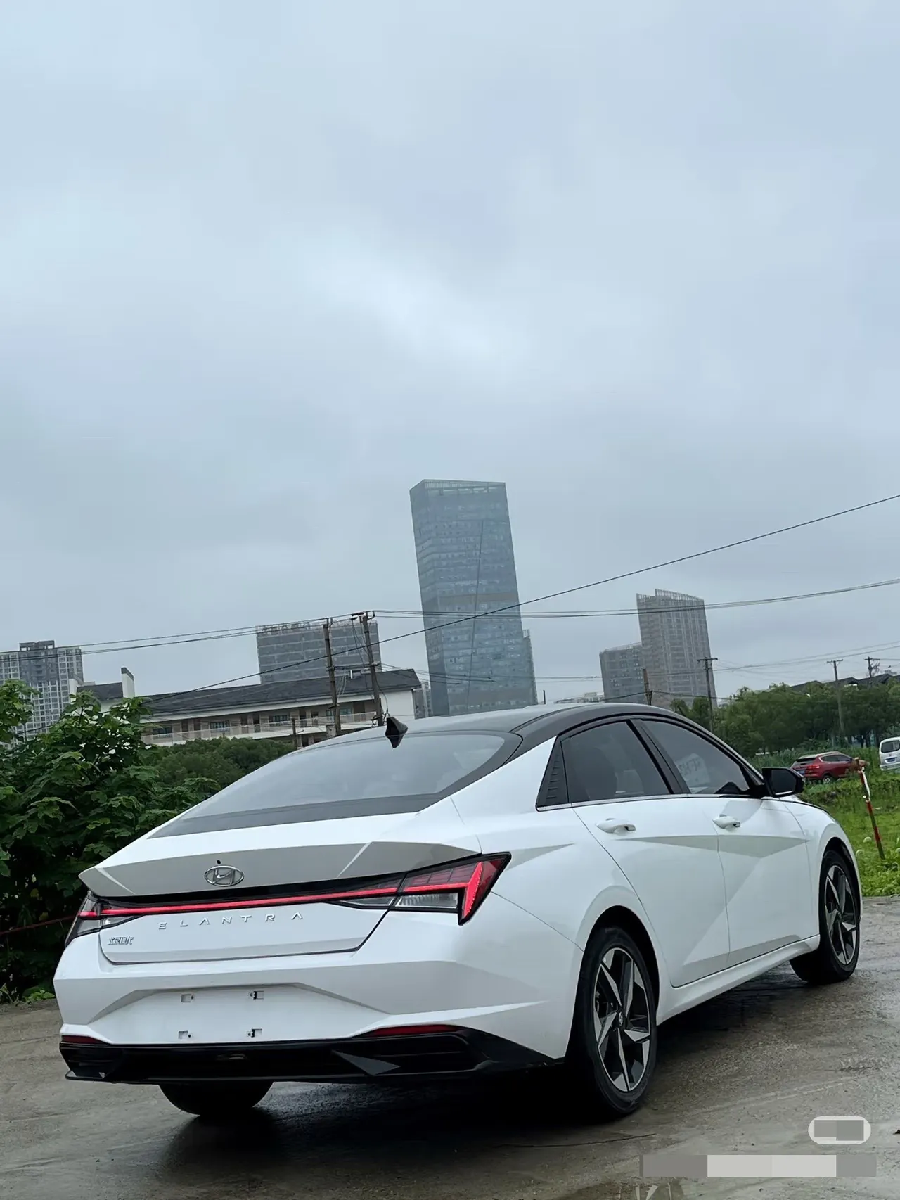 Hyundai 2023 Elantra -3-compartment 1.5 stepless LUX premium automatic gear 5