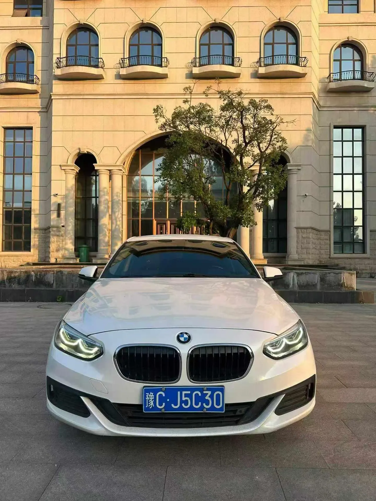 BMW 1 Series 2020 120i 1.5T Fashion Automatic 3