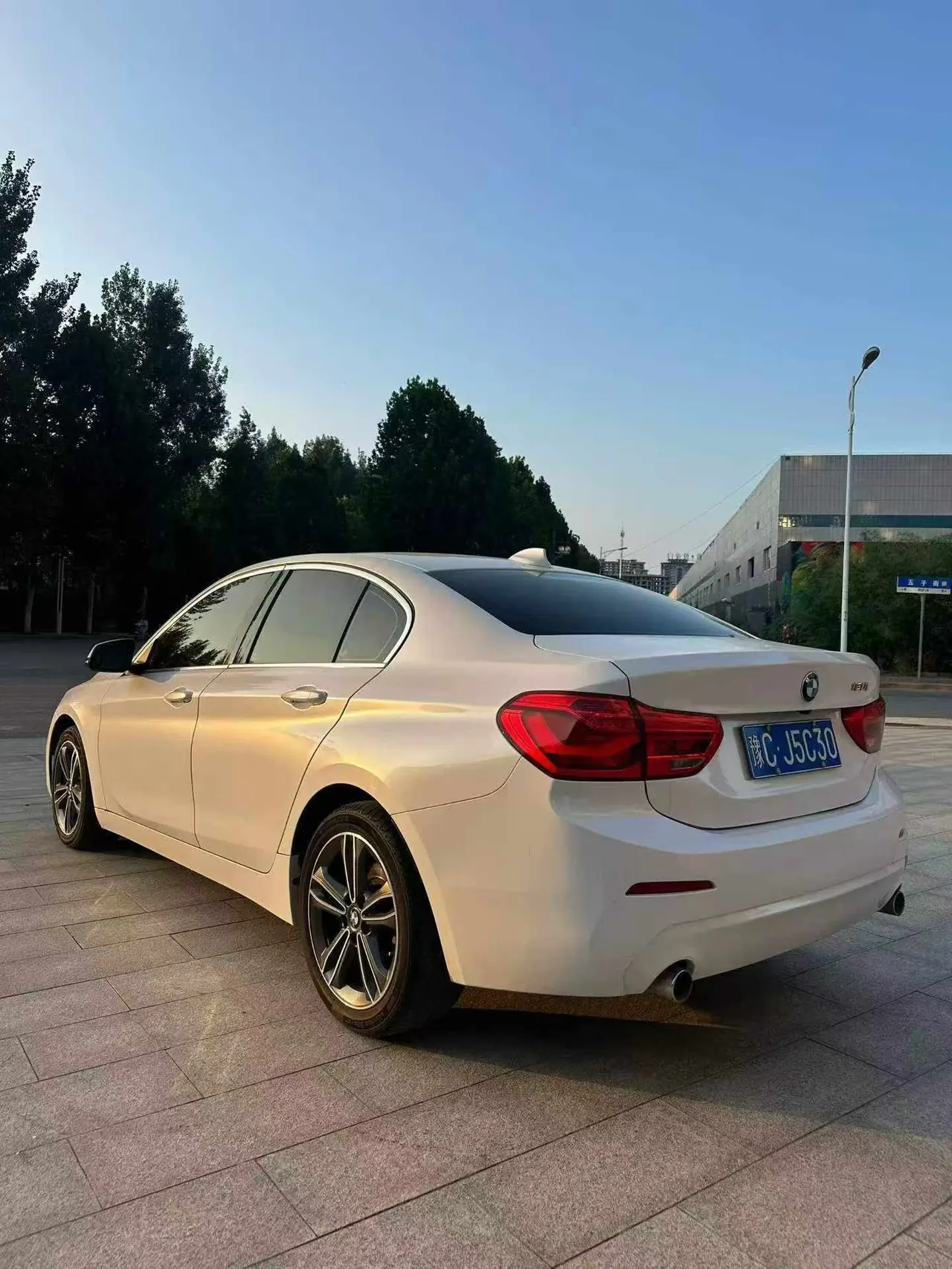 BMW 1 Series 2020 120i 1.5T Fashion Automatic 7