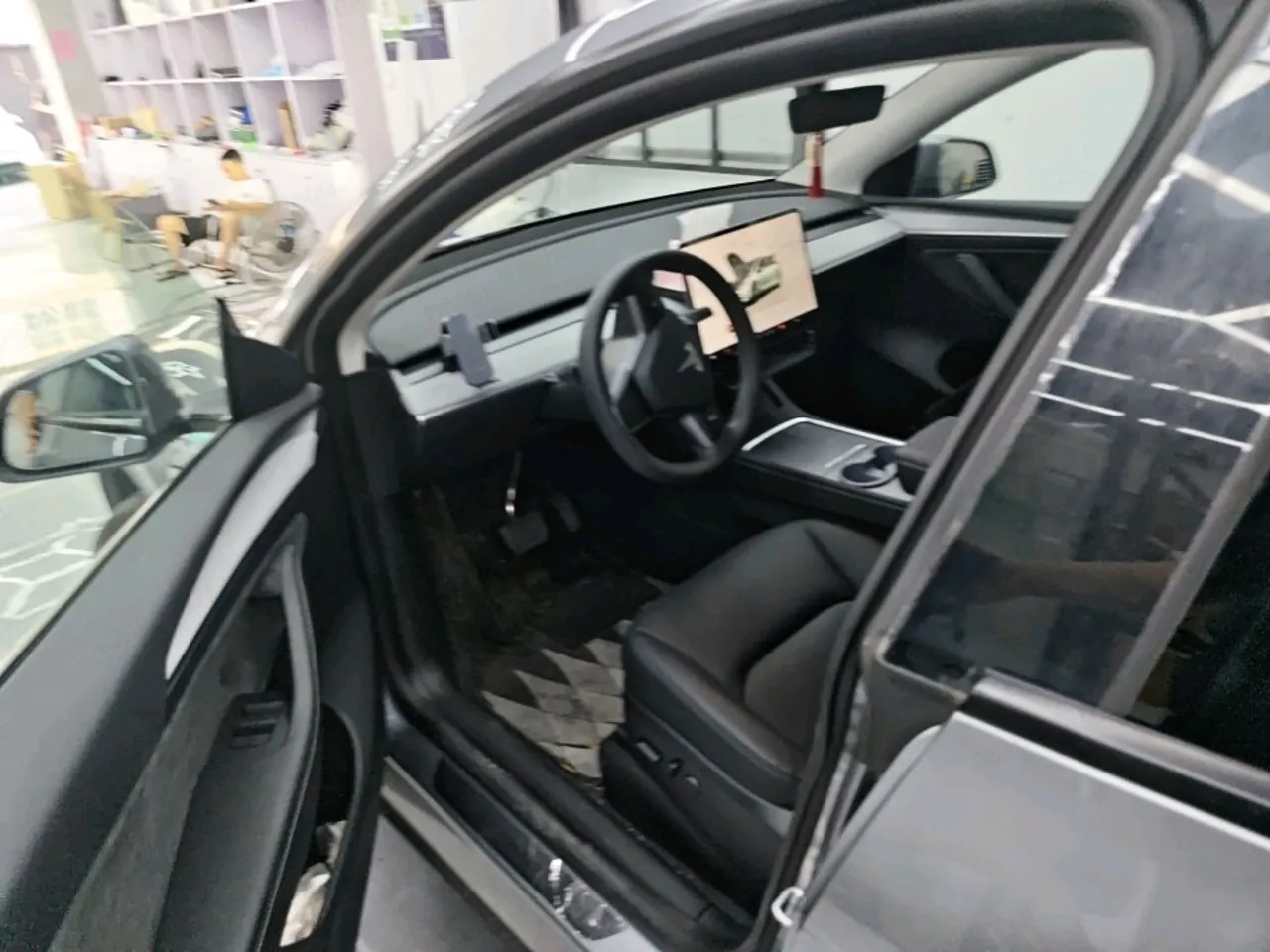 Tesla 2024 Model Y rear-wheel drive version automatic transmission 2