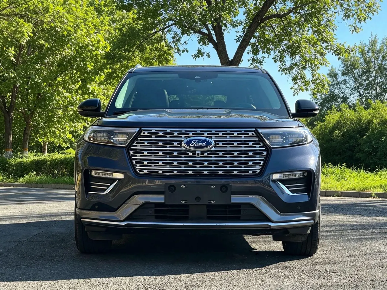 Ford 2020 Explorer 2.3T EcoBoost 285 Four-wheel Drive Titanium Edition 7-seat Automatic Gear 2