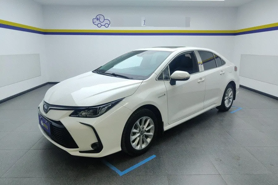 Open image lightbox: Toyota 2021 Corolla Double Engine 1.8 Stepless Elite Automatic Gear