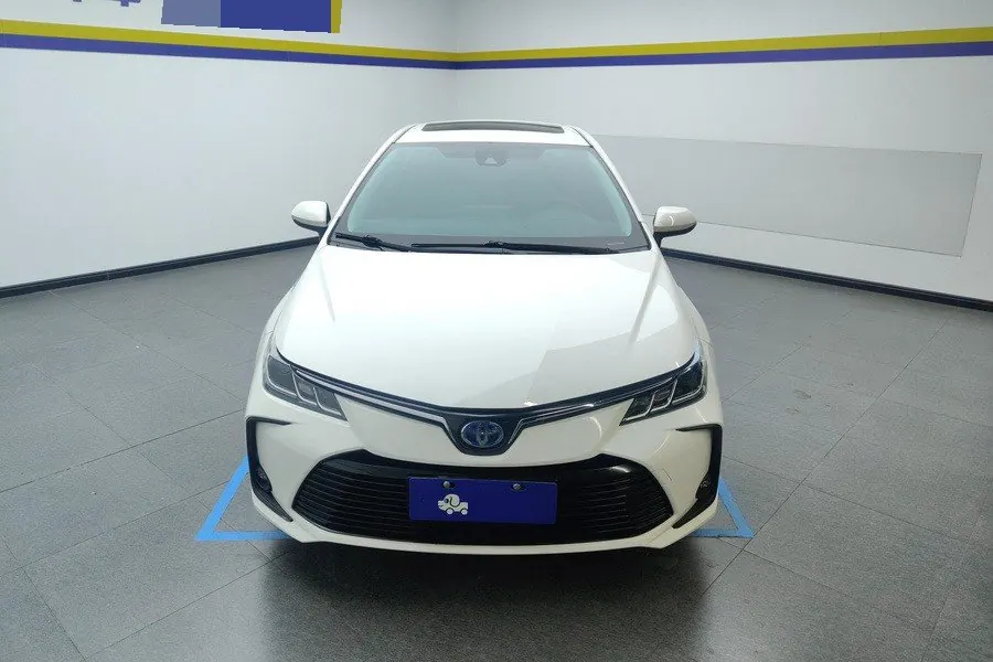 Toyota 2021 Corolla Double Engine 1.8 Stepless Elite Automatic Gear 2