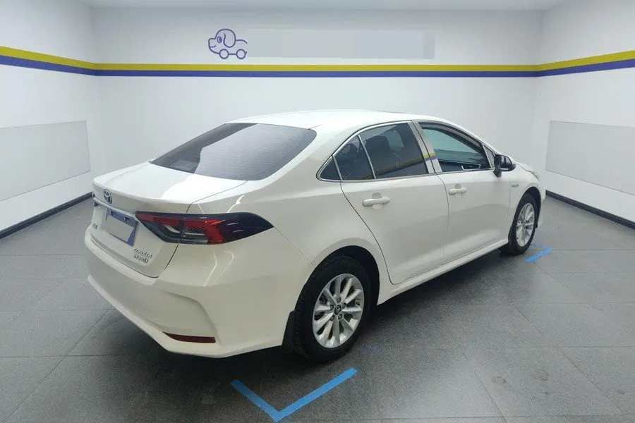 Toyota 2021 Corolla Double Engine 1.8 Stepless Elite Automatic Gear 3