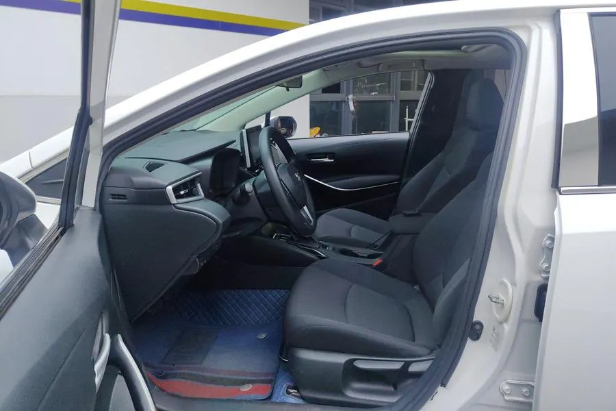 Toyota 2021 Corolla Double Engine 1.8 Stepless Elite Automatic Gear 4