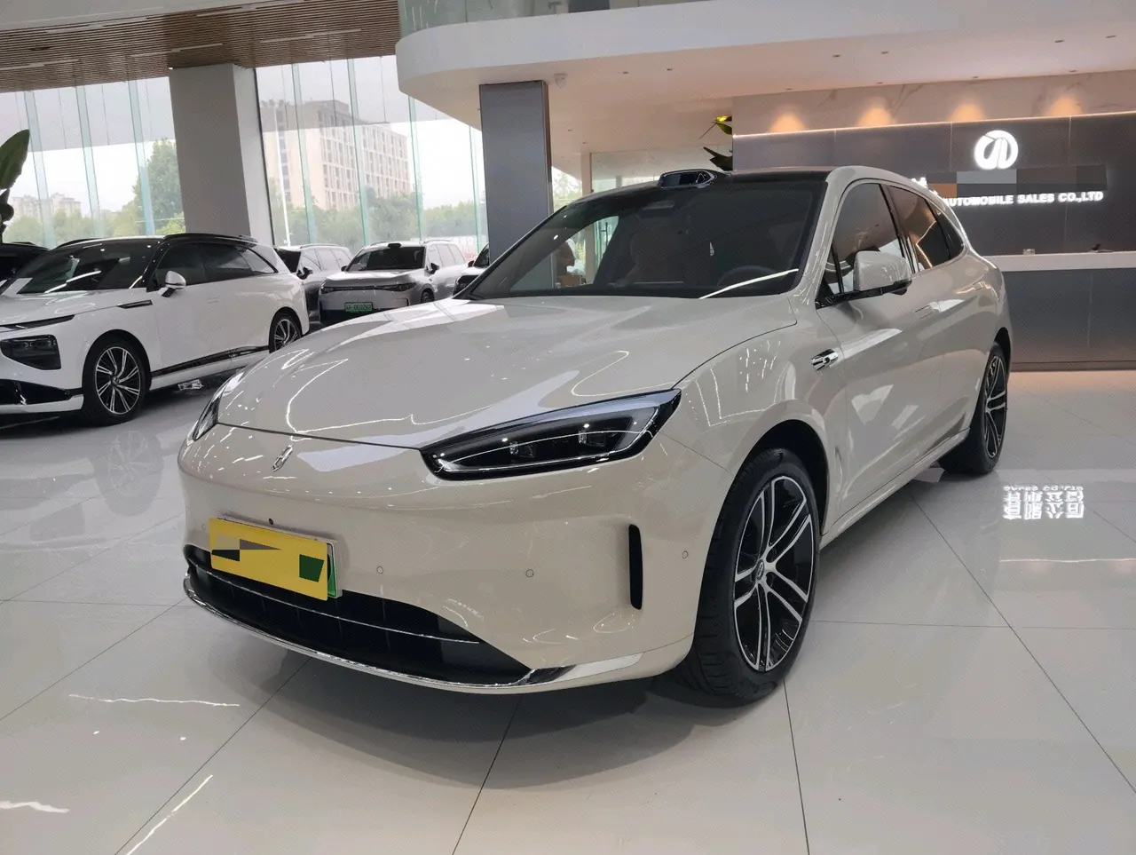打开图片灯箱:AITO 2025 AITO M5 extended range Ultra 4-wheel drive version automatic gear