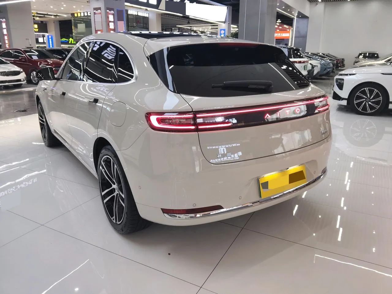 AITO 2025 AITO M5 extended range Ultra 4-wheel drive version automatic gear 14