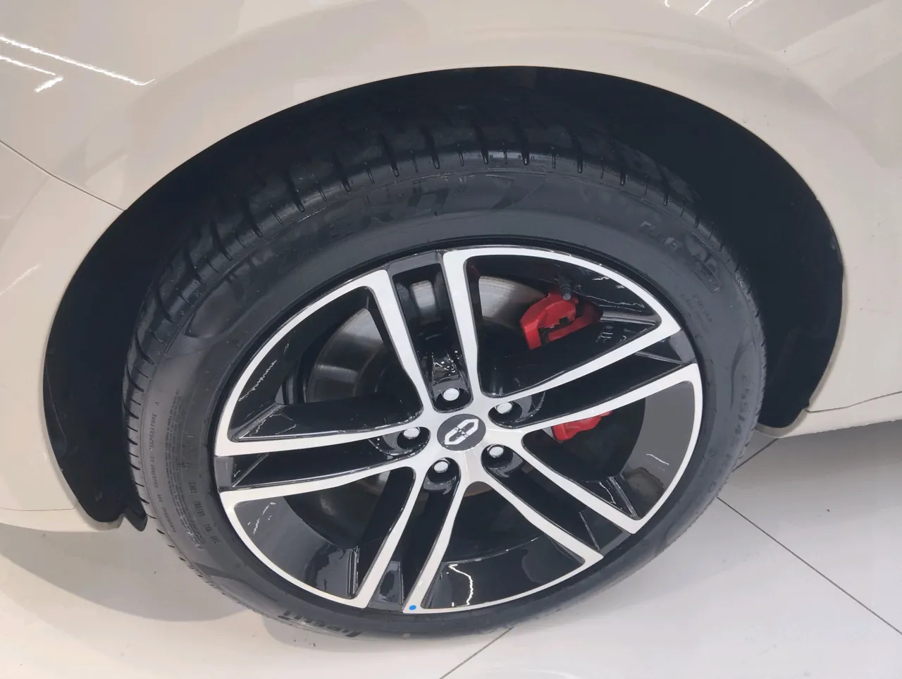 AITO 2025 AITO M5 extended range Ultra 4-wheel drive version automatic gear 4