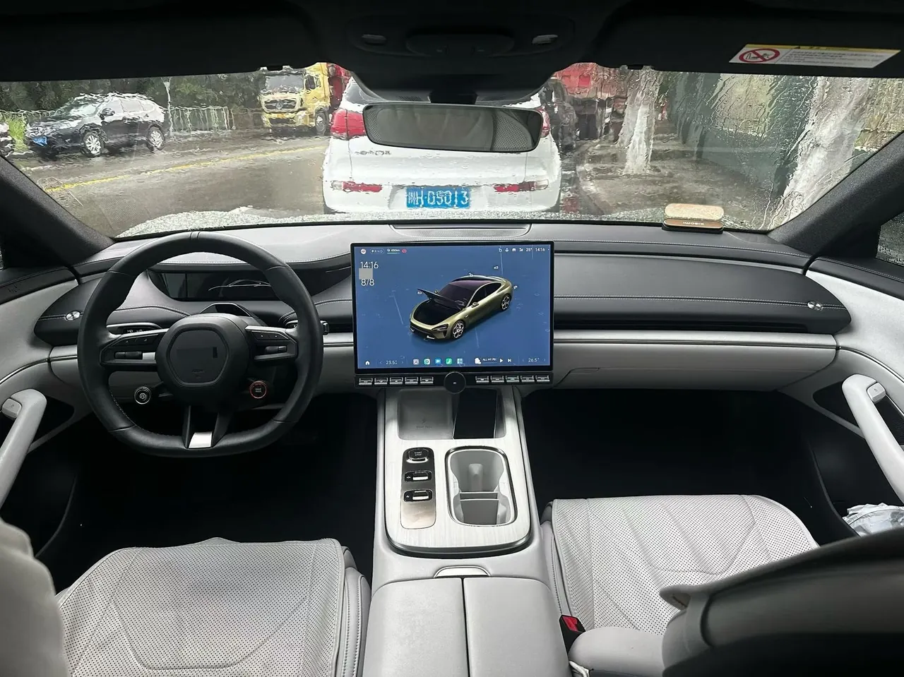 MI 2024 SU 7 700km Rear Drive Long Endurance Smart Driving Edition Automatic Gear 6