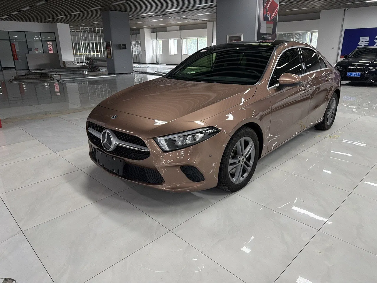 打开图片灯箱:Mercedes Benz Class A 2020 A 200 L 1.3T Fashion (Modified) Automatic Gear