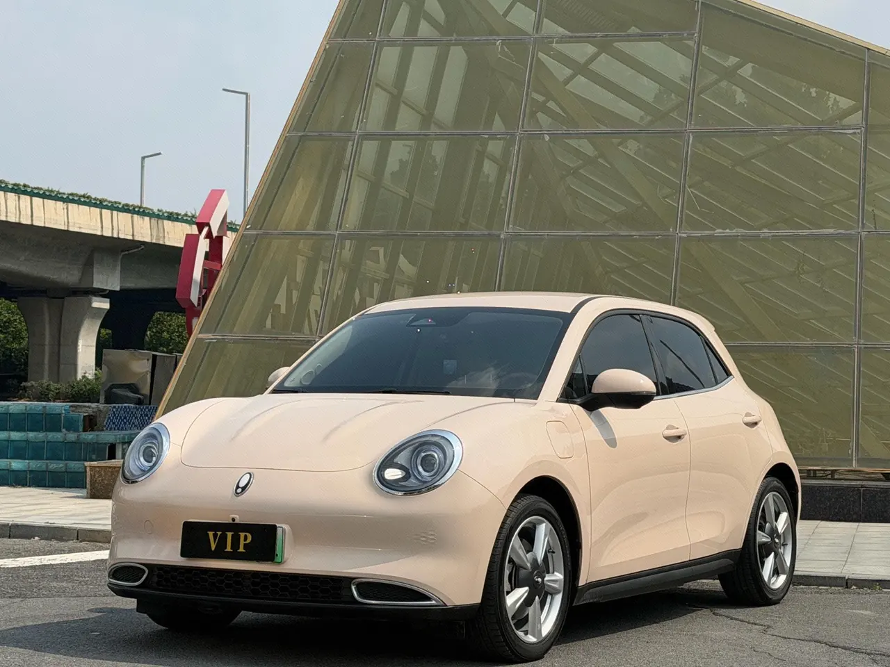 打开图片灯箱:Ora 2023 Good Cat 401km Standard Endurance Luxury Lithium Iron Phosphate Automatic Gear