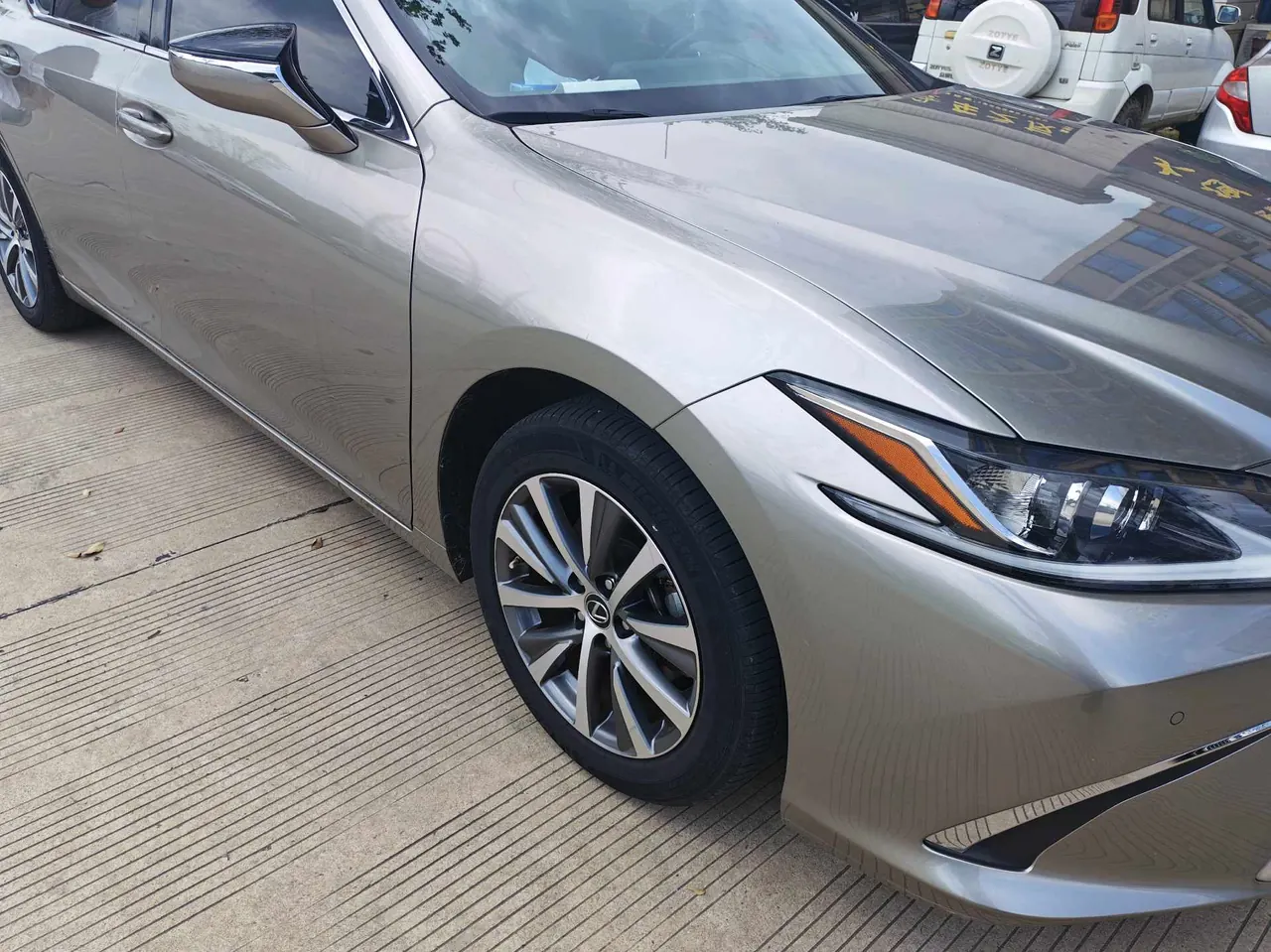 Lexus ES (Imported) 2020 ES260 2.5 Excellence Automatic Gear 7