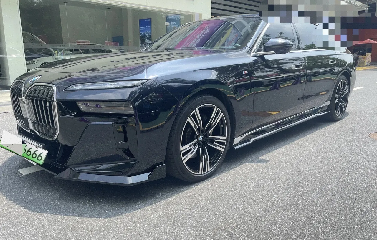 BMW i7 (Imported) 2023 i7 eDrive50L Enjoy M Sports Suit Automatic Gear - View 1