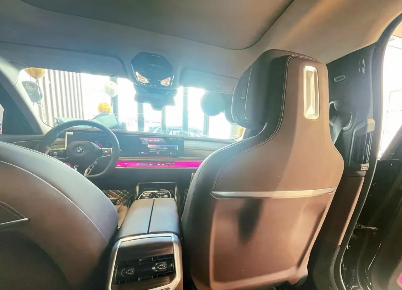 BMW i7 (Imported) 2023 i7 eDrive50L Enjoy M Sports Suit Automatic Gear 2