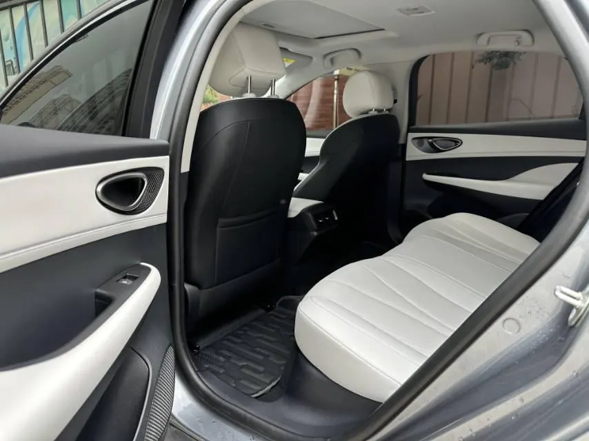 BYD 2025 seals 05 DM-i 1.5 stepless smart driving version 120KM flagship automatic gear 8