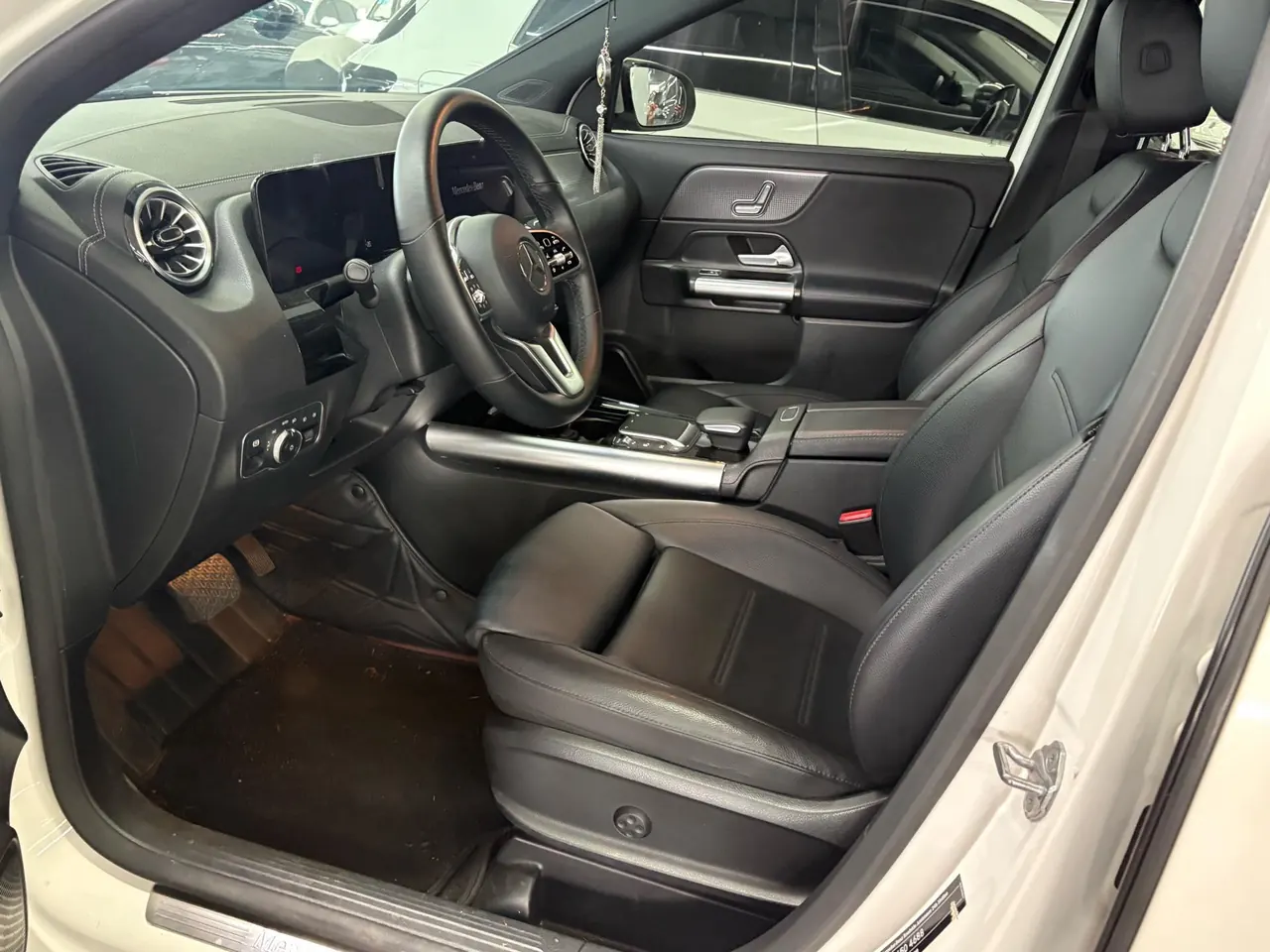 Mercedes Benz 2020 GLA 200 1.3T automatic gear 5