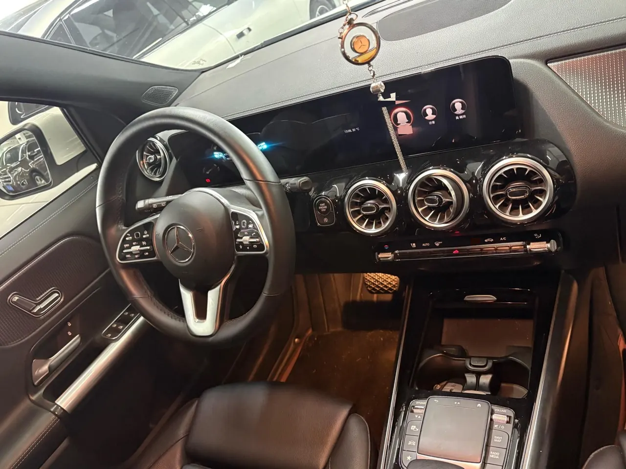 Mercedes Benz 2020 GLA 200 1.3T automatic gear 9